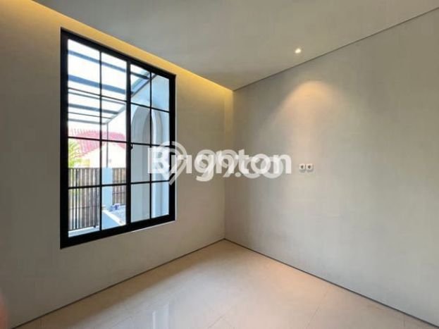 Rumah LB 190m2m² di Pinggir Kota , Surabaya - Harga Menarik Rumah LB 190m2m² di Pinggir Kota , Surabaya - Harga Menarik