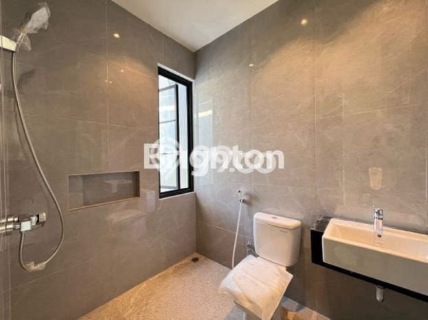 Rumah LB 190m2m² di Pinggir Kota , Surabaya - Harga Menarik Rumah LB 190m2m² di Pinggir Kota , Surabaya - Harga Menarik