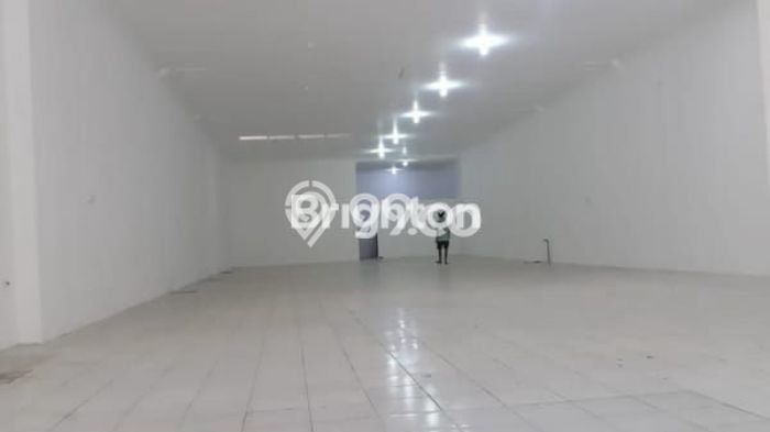 Ruko Disewa di Surabaya dengan LB 387m2 Area Komersial Ramai Ruko Disewa di Surabaya dengan LB 387m2 Area Komersial Ramai