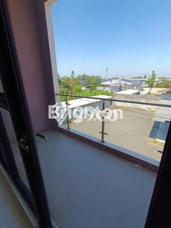 Ruko Kawasan Niaga di Rungkut, Luas 240m2m², Siap Usaha Ruko Kawasan Niaga di Rungkut, Luas 240m2m², Siap Usaha