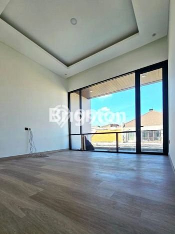 Rumah Siap Huni 4 KT 4 KM di , Surabaya Rumah Siap Huni 4 KT 4 KM di , Surabaya
