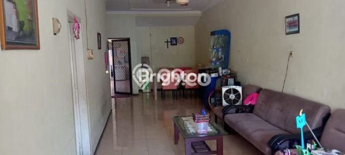 Rumah Modern 4 KT LT 200m2 di Jemursari Rumah Modern 4 KT LT 200m2 di Jemursari