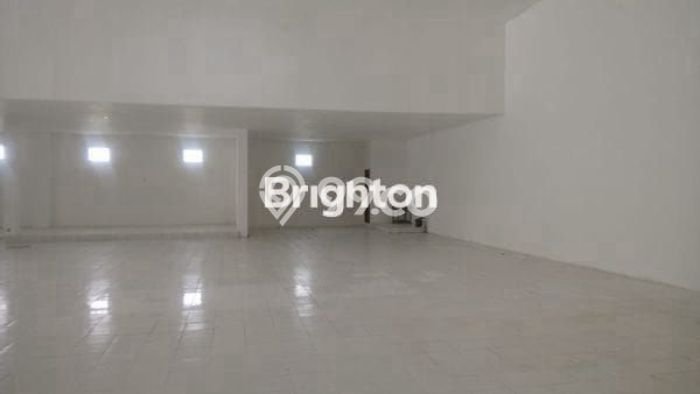 Ruko Lokasi Premium di Wiyung, Luas 860m², Pusat Niaga Ruko Lokasi Premium di Wiyung, Luas 860m², Pusat Niaga