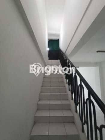Ruko Disewa di Surabaya dengan LB 150m2 Area Komersial Ramai Ruko Disewa di Surabaya dengan LB 150m2 Area Komersial Ramai