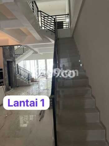 Ruko disewakan lokasi strategis Gubeng Surabaya 1000m2 Ruko disewakan lokasi strategis Gubeng Surabaya 1000m2