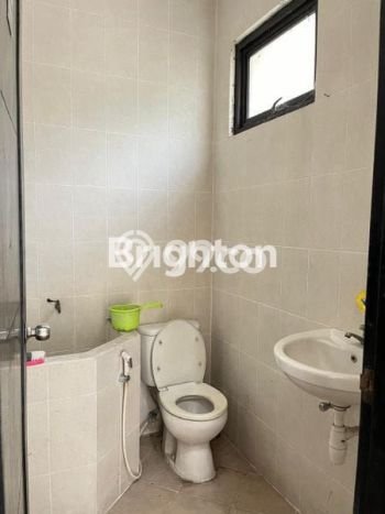 Ruko For Rent Kawasan Pondok Tjandra, Luas 131m², Lokasi Bisnis Ruko For Rent Kawasan Pondok Tjandra, Luas 131m², Lokasi Bisnis