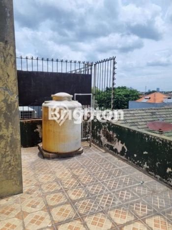 LOKASI STRATEGIS! Ruko Disewakan di Wiyung, Luas 270m², Kawasan Berkembang LOKASI STRATEGIS! Ruko Disewakan di Wiyung, Luas 270m², Kawasan Berkembang
