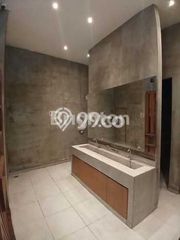 Area Strategis! Disewakan Ruko Lokasi Gubeng, Surabaya Cocok untuk Bisnis Area Strategis! Disewakan Ruko Lokasi Gubeng, Surabaya Cocok untuk Bisnis