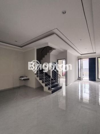 Rumah Elit Modern Tanpa Renovasi di Dharma Husada Surabaya Rumah Elit Modern Tanpa Renovasi di Dharma Husada Surabaya