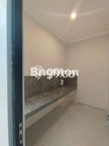 Rumah Elit Modern Tanpa Renovasi di Dharma Husada Surabaya Rumah Elit Modern Tanpa Renovasi di Dharma Husada Surabaya