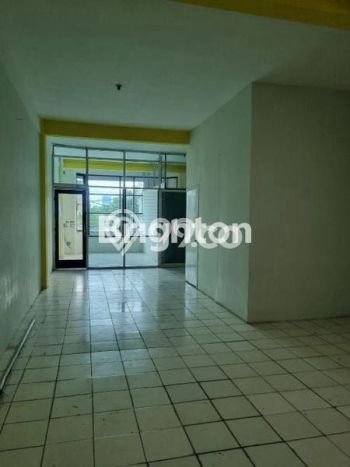 LOKASI STRATEGIS! Ruko Disewakan di Wiyung, Luas 270m², Kawasan Berkembang LOKASI STRATEGIS! Ruko Disewakan di Wiyung, Luas 270m², Kawasan Berkembang