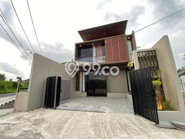 For Sale Rumah 4 Kamar Lokasi Strategis Nyaman dan Strategis di Sleman For Sale Rumah 4 Kamar Lokasi Strategis Nyaman dan Strategis di Sleman