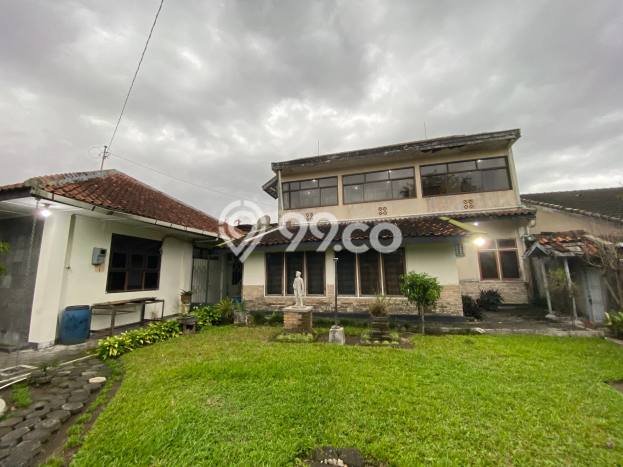 Rumah Lokasi Strategis di Umbulharjo, Yogyakarta, LT 1050m2m² LB 400m2m² Rumah Lokasi Strategis di Umbulharjo, Yogyakarta, LT 1050m2m² LB 400m2m²