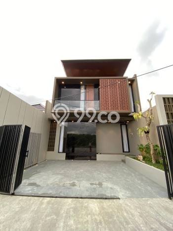 For Sale Rumah 4 Kamar Lokasi Strategis Nyaman dan Strategis di Sleman For Sale Rumah 4 Kamar Lokasi Strategis Nyaman dan Strategis di Sleman