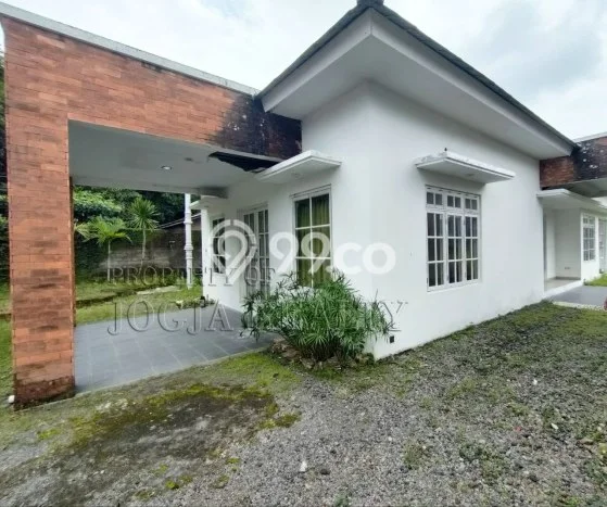 Siap Huni Rumah Mewah 4 Kamar di Mlati Dekat ke Mana Saja Siap Huni Rumah Mewah 4 Kamar di Mlati Dekat ke Mana Saja