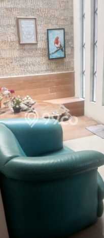 Rumah Bagus di Pondok Kelapa, Jakarta Timur, LT 184m² LB 350m² HARGA MENARIK! Rumah Bagus di Pondok Kelapa, Jakarta Timur, LT 184m² LB 350m² HARGA MENARIK!