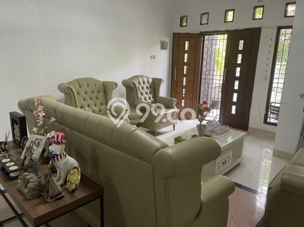 Rumah Bagus di Cakung, Jakarta Timur, LT 240m², LB 360m² Rumah Bagus di Cakung, Jakarta Timur, LT 240m², LB 360m²