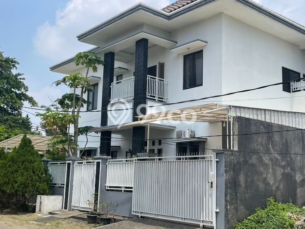 Rumah Bagus di Cakung, Jakarta Timur, LT 240m², LB 360m² Rumah Bagus di Cakung, Jakarta Timur, LT 240m², LB 360m²