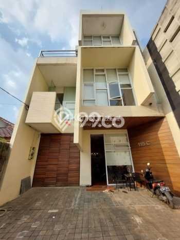 Rumah 4 Kamar di Pinggir Kota Jagakarsa, Jakarta Selatan - Harga Menarik Rumah 4 Kamar di Pinggir Kota Jagakarsa, Jakarta Selatan - Harga Menarik