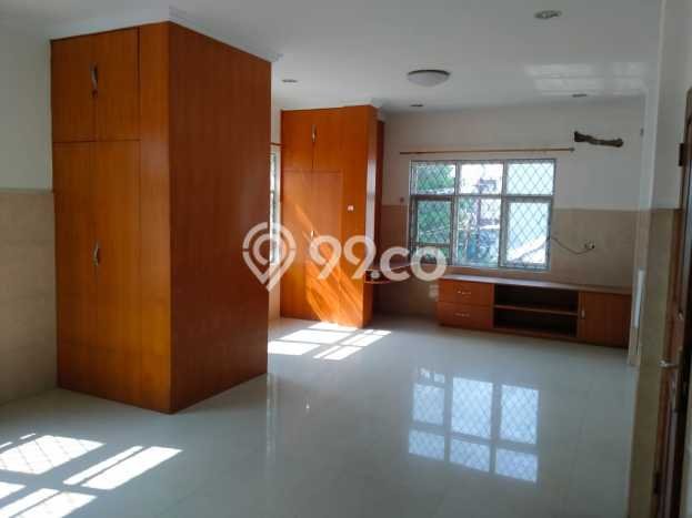 Ready to Use! Luxury House LT 153m2 Desain Modern di Jelambar Ready to Use! Luxury House LT 153m2 Desain Modern di Jelambar