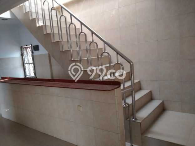 Ready to Use! Luxury House LT 153m2 Desain Modern di Jelambar Ready to Use! Luxury House LT 153m2 Desain Modern di Jelambar