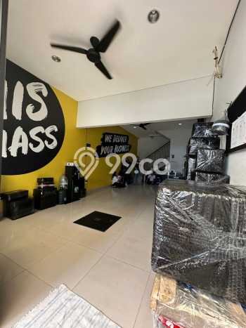 Ruko Dijual di Jakarta Barat LT 48m2 & LB 170m2 Lokasi Terbaik! Ruko Dijual di Jakarta Barat LT 48m2 & LB 170m2 Lokasi Terbaik!