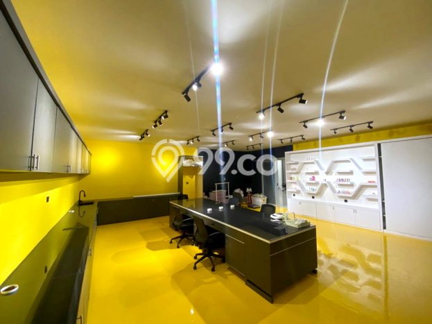Gudang Kawasan Bisnis di Sentul, Luas 775m², Akses Strategis Gudang Kawasan Bisnis di Sentul, Luas 775m², Akses Strategis