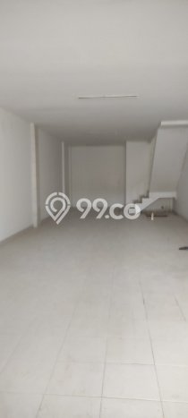 Ruko Lokasi Strategis di Cengkareng, Luas 400m², Disewakan Ruko Lokasi Strategis di Cengkareng, Luas 400m², Disewakan