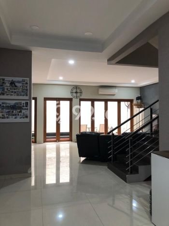 Dijual Rumah Mewah 2 Lantai di Daan Mogot nego lokasi strategis Dijual Rumah Mewah 2 Lantai di Daan Mogot nego lokasi strategis