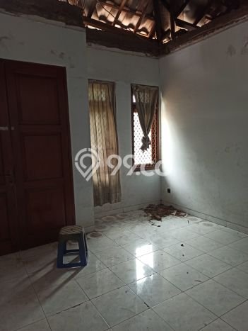 Disewakan murah rumah 2 lantai untuk gudang di Kalideres,nego hbs Disewakan murah rumah 2 lantai untuk gudang di Kalideres,nego hbs