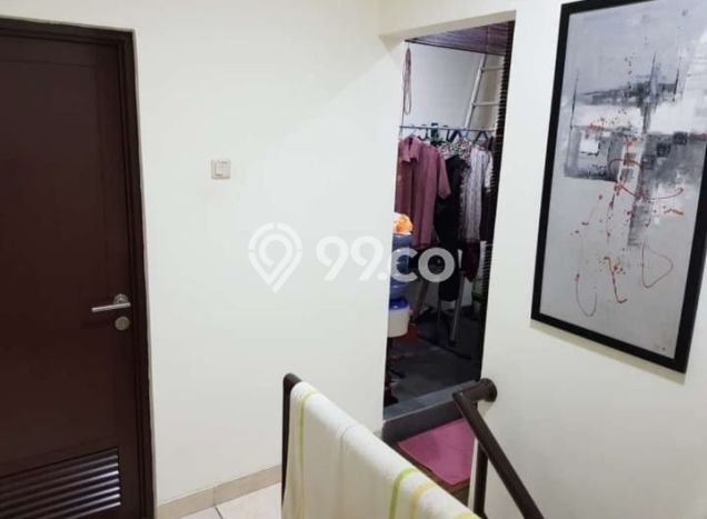 Dijual rumah 2,5 lantai sudah renov di Daan Mogot arcadia,nego Dijual rumah 2,5 lantai sudah renov di Daan Mogot arcadia,nego