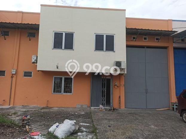 Unit Gudang Disewakan di Daan Mogot di Area Ramai & Strategis Unit Gudang Disewakan di Daan Mogot di Area Ramai & Strategis