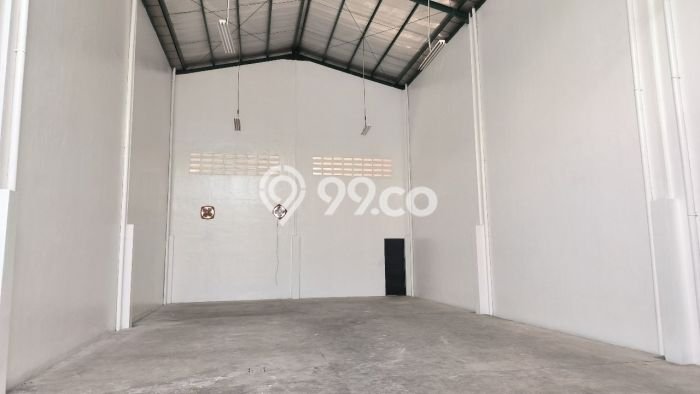 Disewakan Gudang di Pusat Kota Jakarta Barat Ramai Strategis Disewakan Gudang di Pusat Kota Jakarta Barat Ramai Strategis