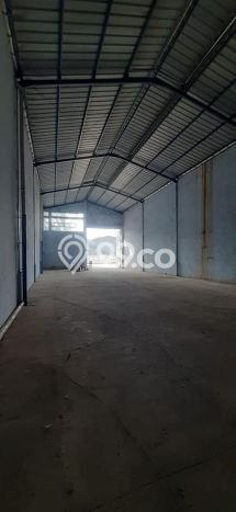 Gudang Disewa di Jakarta Utara dengan LB 300m2 Area Komersial Ramai Gudang Disewa di Jakarta Utara dengan LB 300m2 Area Komersial Ramai