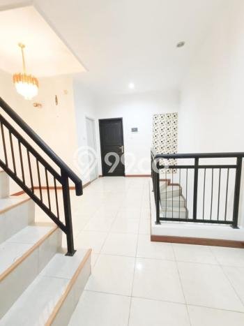 For Sale Hunian Rumah Terawat 5 Kamar di Joglo, Jakarta Barat For Sale Hunian Rumah Terawat 5 Kamar di Joglo, Jakarta Barat