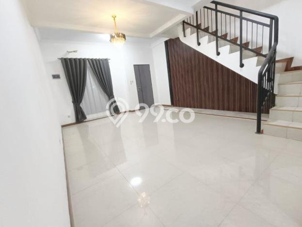 For Sale Hunian Rumah Terawat 5 Kamar di Joglo, Jakarta Barat For Sale Hunian Rumah Terawat 5 Kamar di Joglo, Jakarta Barat