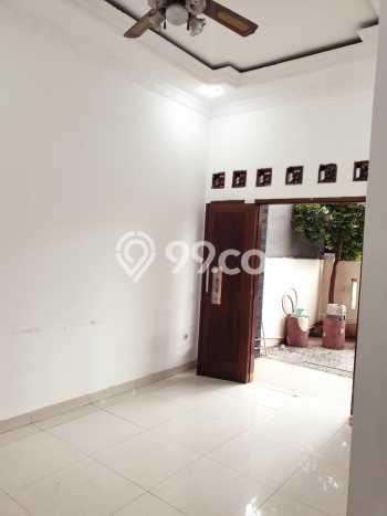 Rumah Luas Asri 4 KT Siap Huni di Taman Royal Tangerang Rumah Luas Asri 4 KT Siap Huni di Taman Royal Tangerang