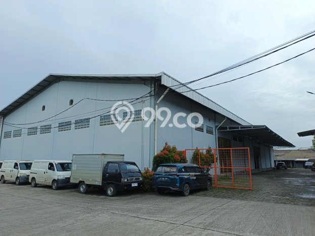 Unit Gudang disewakan di Karawaci Tangerang dengan LT 1334m2 / LB 1242m2 Unit Gudang disewakan di Karawaci Tangerang dengan LT 1334m2 / LB 1242m2