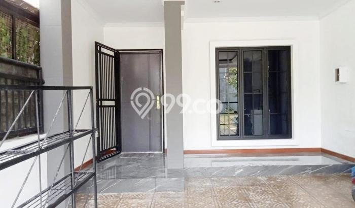 For Sale Hunian Rumah Terawat 5 Kamar di Joglo, Jakarta Barat For Sale Hunian Rumah Terawat 5 Kamar di Joglo, Jakarta Barat