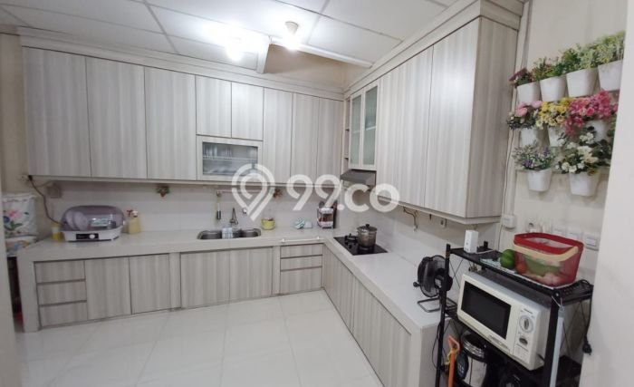 Bisa KPR! Rumah Taman Surya, Jakarta Barat, LT 105m² LB 245m² Bisa KPR! Rumah Taman Surya, Jakarta Barat, LT 105m² LB 245m²