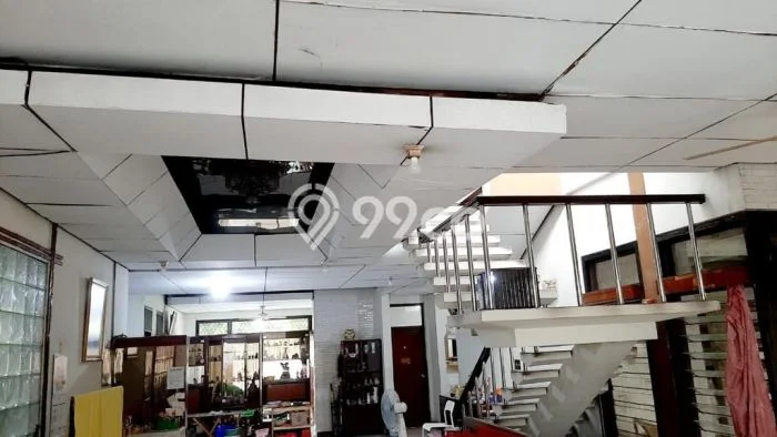 Rumah Mewah LB 320m2 Siap Huni Desain Elegan di Kedoya Baru, Jakarta Barat Rumah Mewah LB 320m2 Siap Huni Desain Elegan di Kedoya Baru, Jakarta Barat