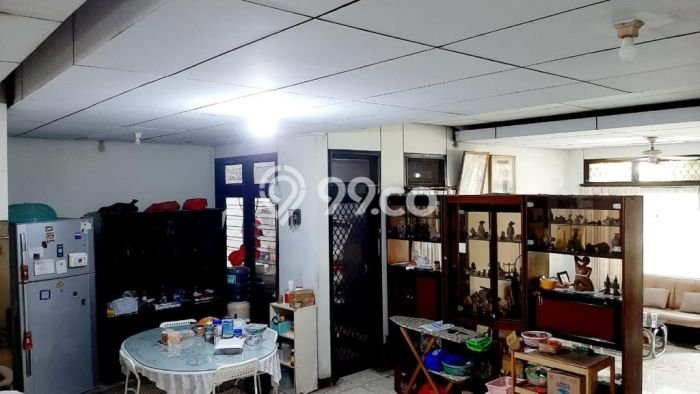 Rumah Mewah LB 320m2 Siap Huni Desain Elegan di Kedoya Baru, Jakarta Barat Rumah Mewah LB 320m2 Siap Huni Desain Elegan di Kedoya Baru, Jakarta Barat