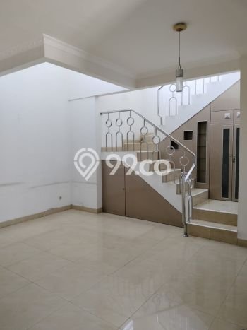 Rumah Luxury Modern Siap Huni di Taman Surya Jakarta Barat Rumah Luxury Modern Siap Huni di Taman Surya Jakarta Barat