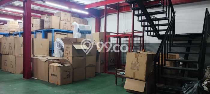 Unit Gudang Dijual di Jakarta Barat LT 378m2 & LB 972m2 Unit Gudang Dijual di Jakarta Barat LT 378m2 & LB 972m2