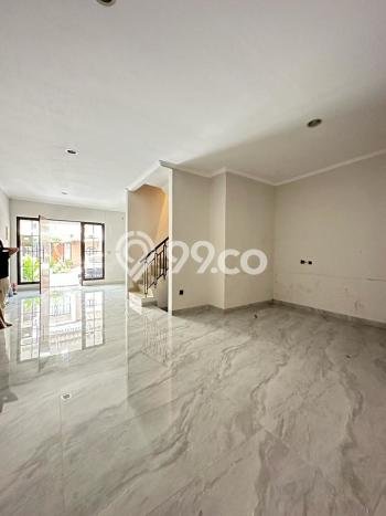 Kesempatan Memiliki Rumah LT 90m² / LB 126m² di Green Lake City, Dekat Pusat Kota, Jakarta Barat Kesempatan Memiliki Rumah LT 90m² / LB 126m² di Green Lake City, Dekat Pusat Kota, Jakarta Barat