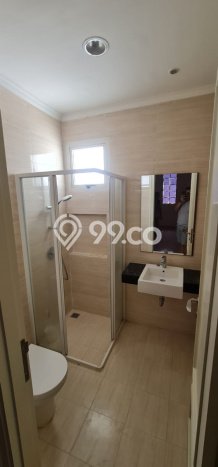 Rumah Nyaman area Green Lake City, 3 KM, Lingkungan Strategis, LT 200m² Bangunan 270m² Rumah Nyaman area Green Lake City, 3 KM, Lingkungan Strategis, LT 200m² Bangunan 270m²