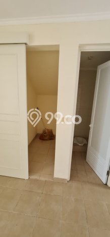 Rumah Nyaman area Green Lake City, 3 KM, Lingkungan Strategis, LT 200m² Bangunan 270m² Rumah Nyaman area Green Lake City, 3 KM, Lingkungan Strategis, LT 200m² Bangunan 270m²