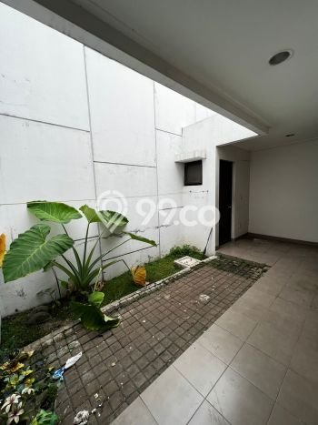 Rumah di Green Lake City, Lingkungan Strategis, 2 KM Rumah di Green Lake City, Lingkungan Strategis, 2 KM