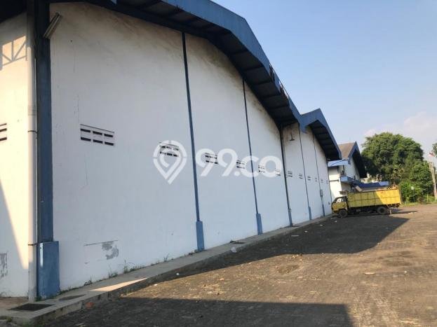 AREA PREMIUM! Gudang Disewakan Kawasan Jatake, Luas 8600m², Jalan Strategis AREA PREMIUM! Gudang Disewakan Kawasan Jatake, Luas 8600m², Jalan Strategis