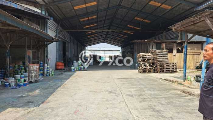 Gudang Strategis di , Luas 5000m2m², Kawasan Komersial, Tingkat Keramaian Tinggi Gudang Strategis di , Luas 5000m2m², Kawasan Komersial, Tingkat Keramaian Tinggi